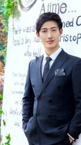 資深電影策劃總監  劉東偉